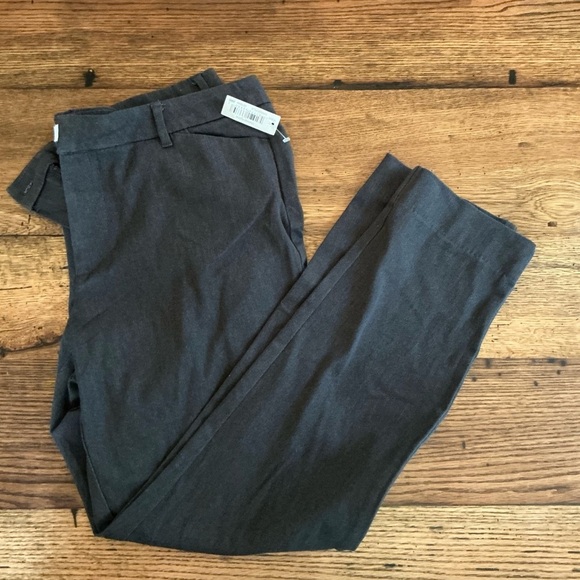 NWT Women’s Amazon Essentials Gray Ankle Cropped Pants - Picture 2 of 3